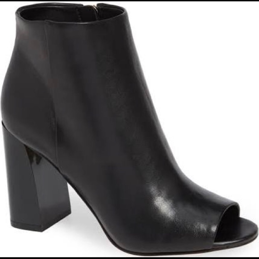 Karl Lagerfeld Emorie open toe booties